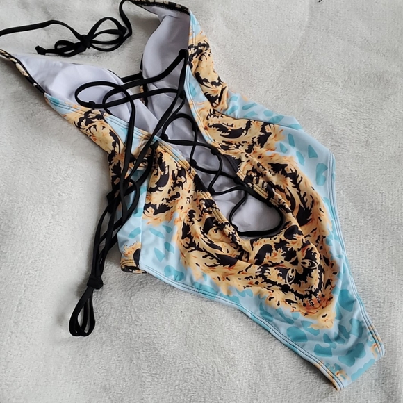 Open back retro print swimsuit - Picture 7 of 10